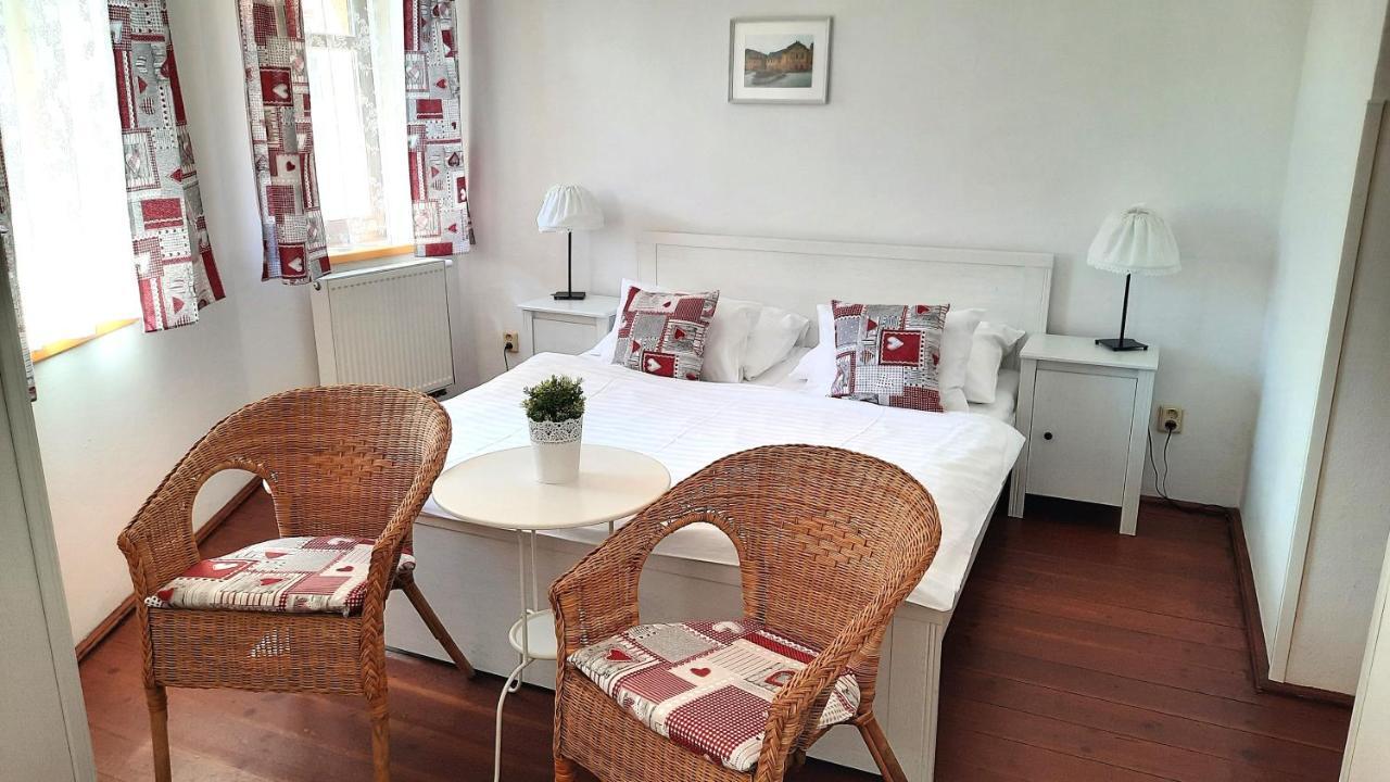 Hotel Strelnice Teplice nad Metuji Luaran gambar