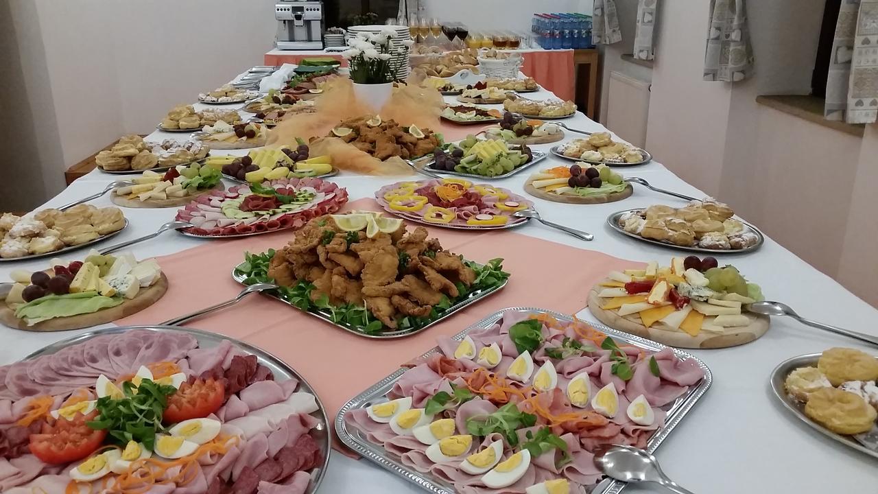 Hotel Strelnice Teplice nad Metuji Luaran gambar