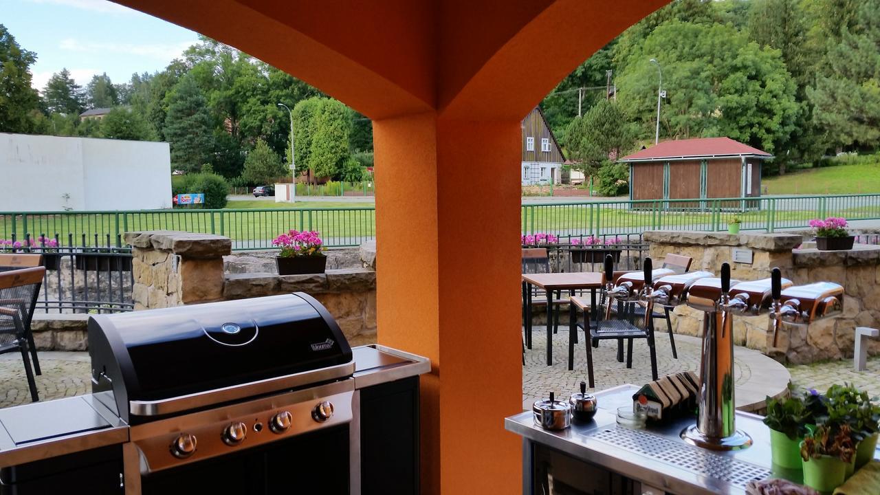 Hotel Strelnice Teplice nad Metuji Luaran gambar