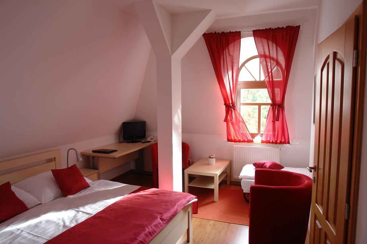 Hotel Strelnice Teplice nad Metuji Luaran gambar