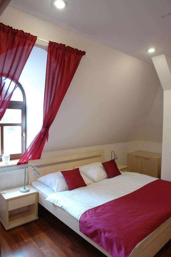 Hotel Strelnice Teplice nad Metuji Luaran gambar