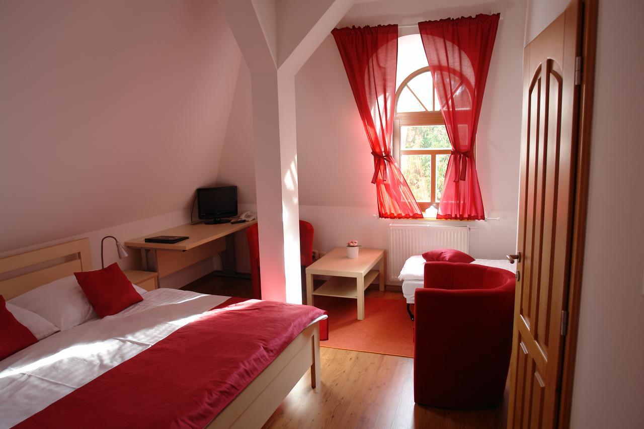 Hotel Strelnice Teplice nad Metuji Luaran gambar