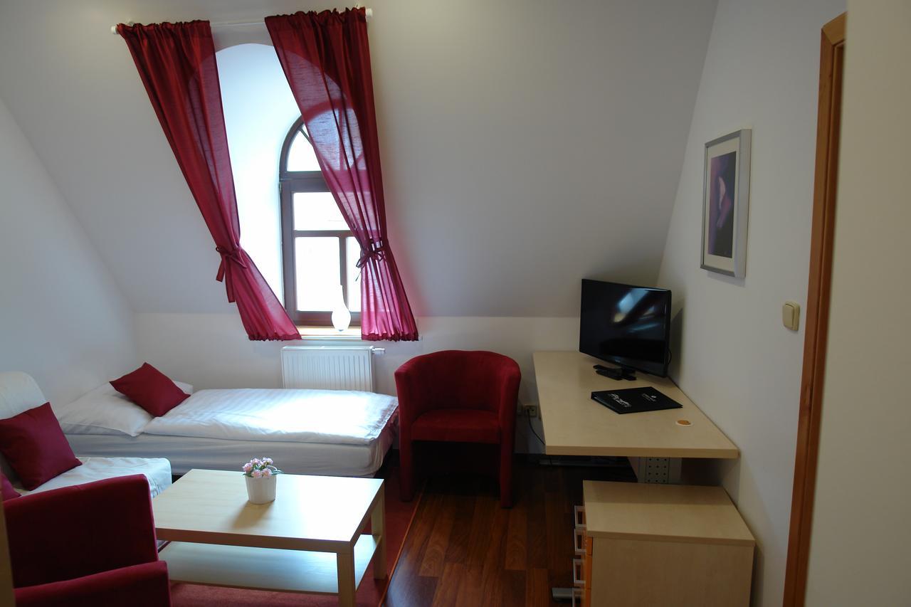 Hotel Strelnice Teplice nad Metuji Luaran gambar