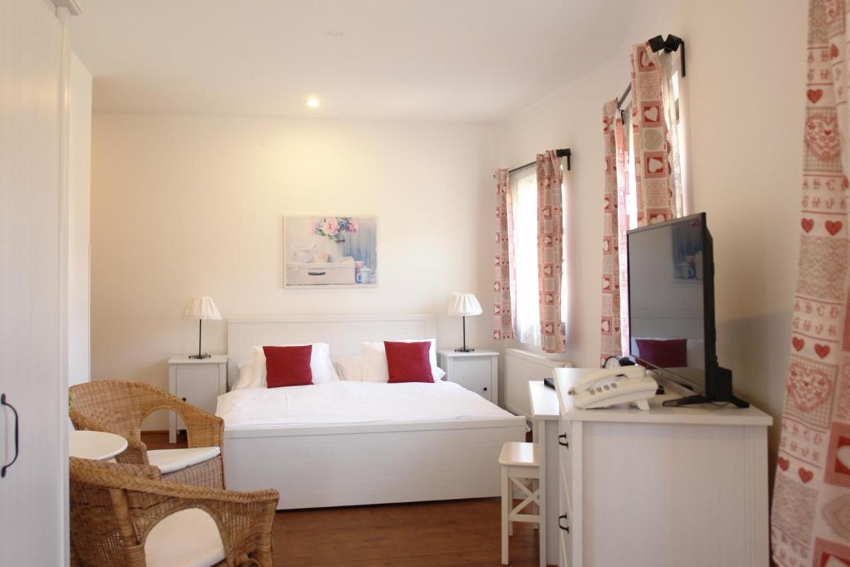 Hotel Strelnice Teplice nad Metuji Luaran gambar